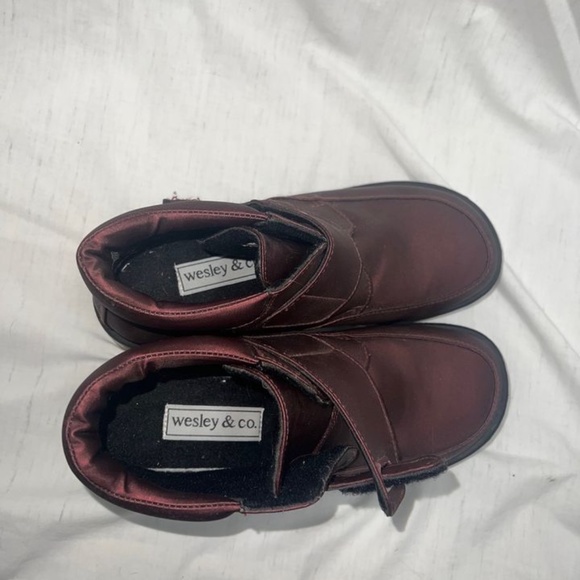 Wesley & Co. (Women's Size 7) Dark Brown/Maroon Ankle Boots with Velcro Strap - Picture 3 of 4
